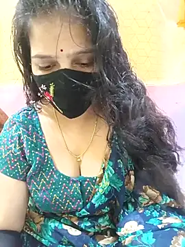 Snapshot of Rising_Smiler chatting on October 19, 2025, 8:59 am Rising Smiler online show from October 19, 2025, 8:59 am