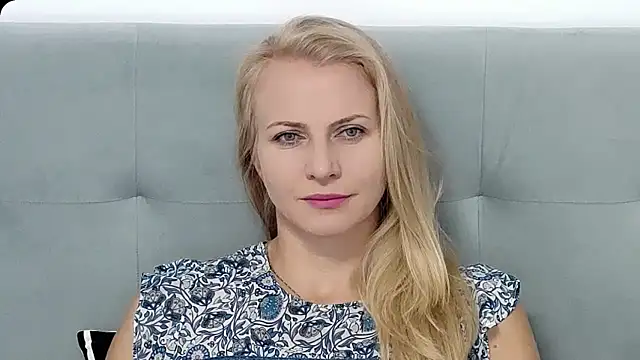 Snapshot of K__Adrienne chatting on September 9, 2025, 5:40 am K Adrienne online show from September 9, 2025, 5:40 am