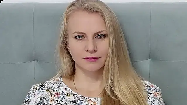 Snapshot of K__Adrienne chatting on October 27, 2025, 6:17 am K Adrienne online show from October 27, 2025, 6:17 am