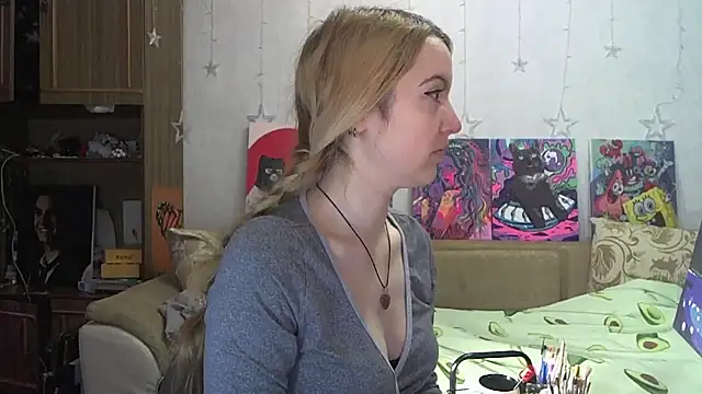 Snapshot of SecretSophia chatting on December 8, 2024, 1:58 pm SecretSophia online show from December 8, 2024, 1:58 pm