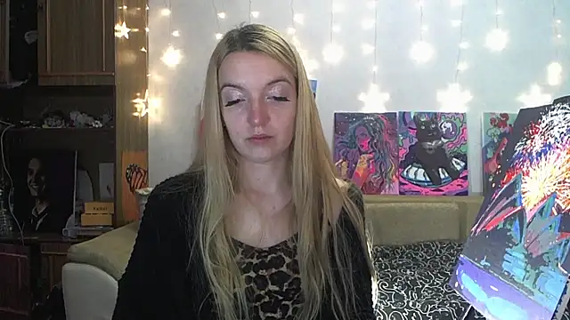 Snapshot of SecretSophia chatting on December 14, 2024, 12:33 am SecretSophia online show from December 14, 2024, 12:33 am