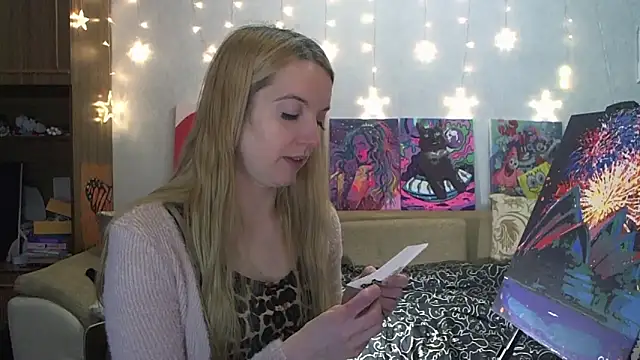 Snapshot of SecretSophia chatting on December 21, 2024, 1:36 am SecretSophia online show from December 21, 2024, 1:36 am