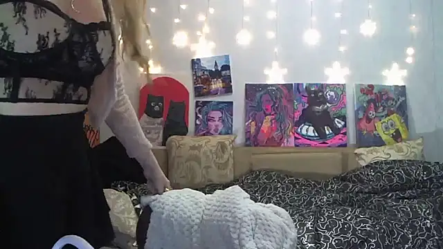 Snapshot of SecretSophia chatting on January 4, 2025, 9:31 pm SecretSophia online show from January 4, 2025, 9:31 pm