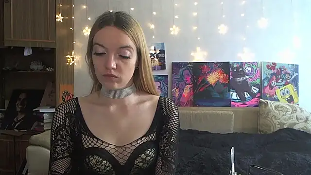 Snapshot of SecretSophia chatting on February 14, 2025, 10:38 am SecretSophia online show from February 14, 2025, 10:38 am