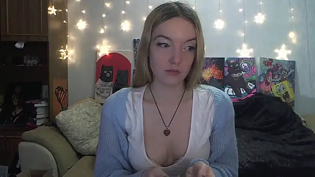 Snapshot of SecretSophia chatting on February 19, 2025, 4:22 pm SecretSophia online show from February 19, 2025, 4:22 pm