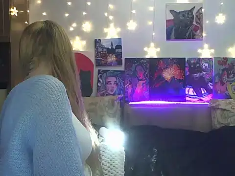 Snapshot of SecretSophia chatting on March 18, 2025, 8:26 pm SecretSophia online show from March 18, 2025, 8:26 pm