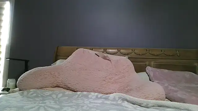 Lisaisluscious online show from March 23, 2026, 2:32 pm