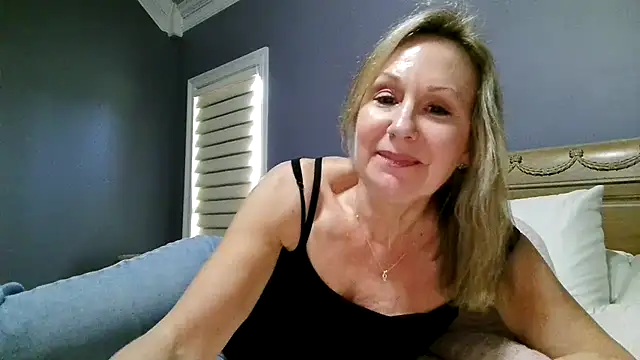 Snapshot of Lisaisluscious chatting on July 11, 2026, 3:59 pm Lisaisluscious online show from July 11, 2026, 3:59 pm