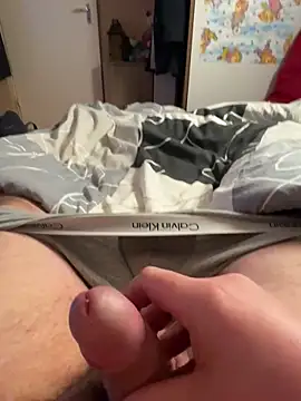 Tomi2244 online show from December 16, 2025, 5:40 pm