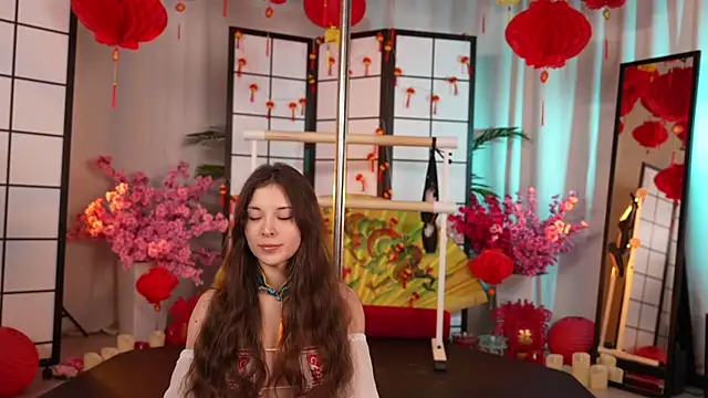 KittyCaitlin online show from February 13, 2025, 8:24 pm