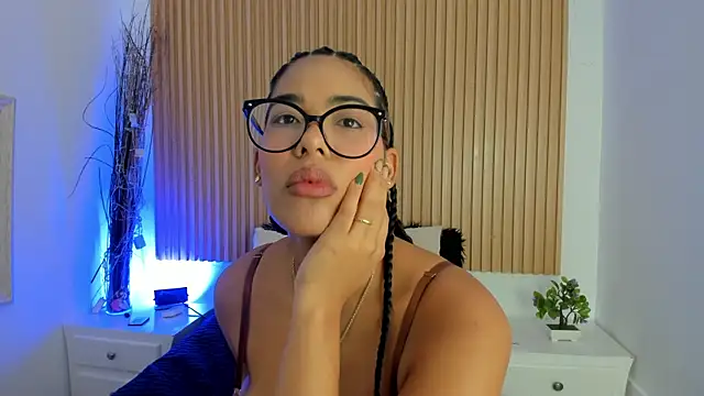 GenesisRuiz online show from April 16, 2026, 1:34 pm