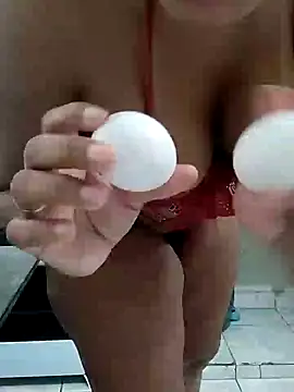 Snapshot of NeydeHotWife chatting on January 23, 2025, 10:43 am NeydeHotWife online show from January 23, 2025, 10:43 am