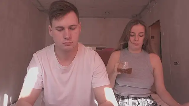 Snapshot of FluffyHat chatting on December 20, 2024, 9:21 am FluffyHat online show from December 20, 2024, 9:21 am