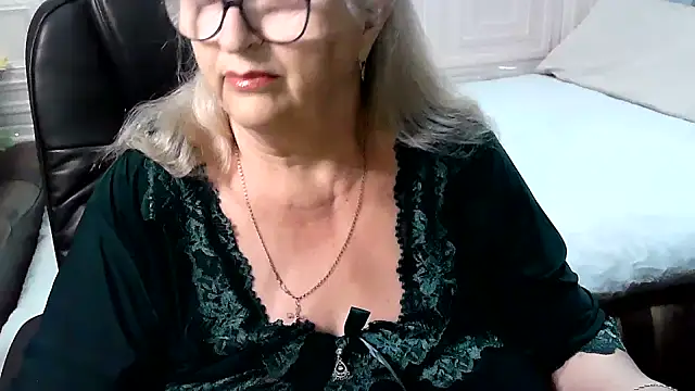 LolkaAlyss online show from April 6, 2026, 7:37 pm