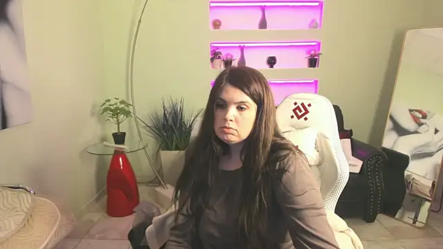 BattyMoll online show from February 8, 2026, 3:37 pm