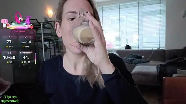 Snapshot of NaomiAndFriends chatting on February 13, 2026, 8:32 am NaomiAndFriends online show from February 13, 2026, 8:32 am