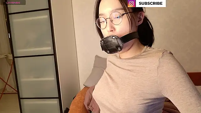 Snapshot of aliiiiiina chatting on February 10, 2026, 9:30 pm aliiiiiina online show from February 10, 2026, 9:30 pm