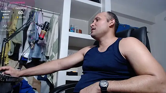 Snapshot of lewislamxxx_hot chatting on November 8, 2025, 11:14 pm lewislamxxx hot online show from November 8, 2025, 11:14 pm