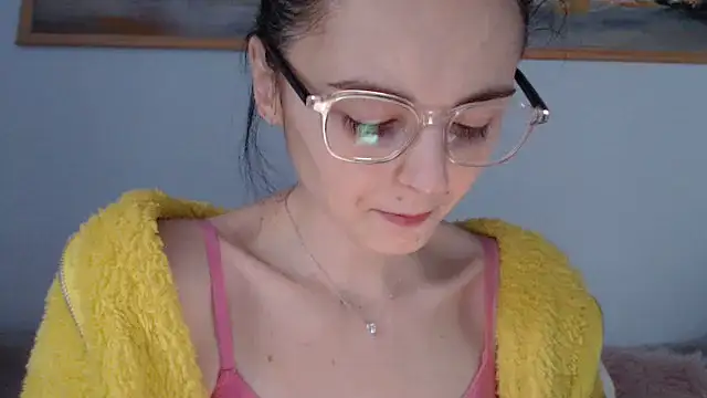 Snapshot of cleophee chatting on March 5, 2026, 6:53 am cleophee online show from March 5, 2026, 6:53 am