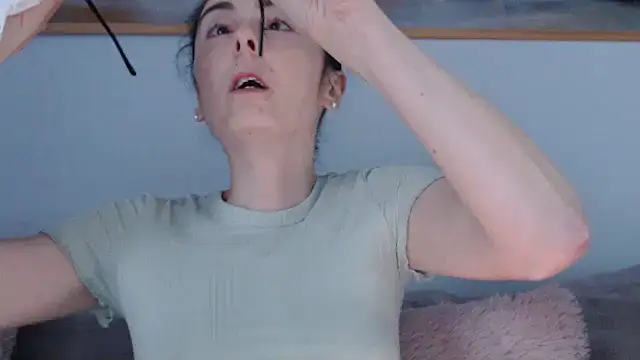 Snapshot of cleophee chatting on April 7, 2026, 5:41 am cleophee online show from April 7, 2026, 5:41 am