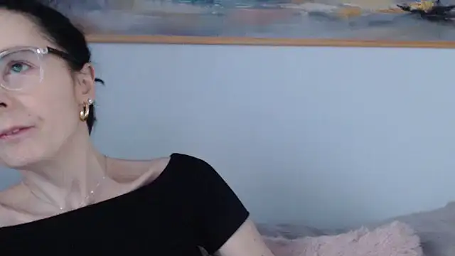 Snapshot of cleophee chatting on April 9, 2026, 5:51 am cleophee online show from April 9, 2026, 5:51 am