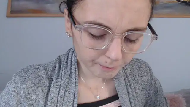 Snapshot of cleophee chatting on April 15, 2026, 5:58 am cleophee online show from April 15, 2026, 5:58 am