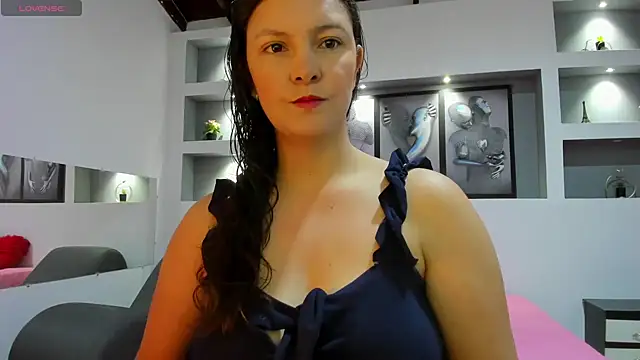 ambar sex10 online show from October 3, 2025, 12:35 pm