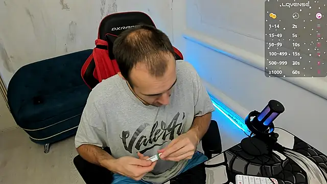 Snapshot of Raamoss chatting on December 11, 2024, 7:57 pm Raamoss online show from December 11, 2024, 7:57 pm