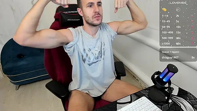 Snapshot of Raamoss chatting on December 25, 2024, 4:01 am Raamoss online show from December 25, 2024, 4:01 am