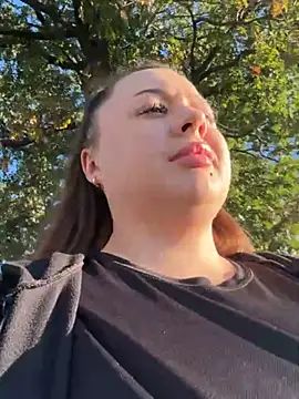 Snapshot of Sara_Slow chatting on September 27, 2025, 2:22 pm Sara Slow online show from September 27, 2025, 2:22 pm