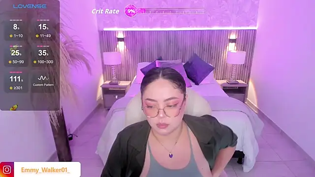 Snapshot of emmy_walker chatting on October 17, 2025, 11:02 am emmy walker online show from October 17, 2025, 11:02 am