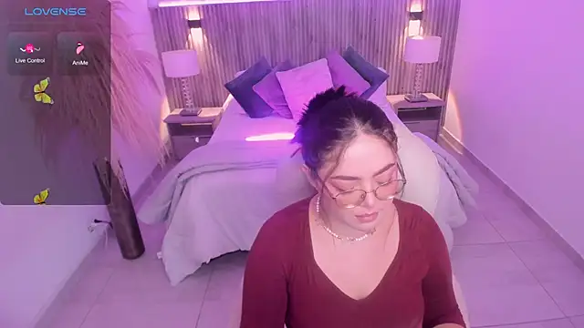 Snapshot of emmy_walker chatting on October 24, 2025, 11:06 am emmy walker online show from October 24, 2025, 11:06 am