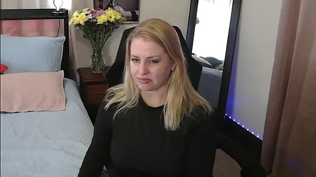 Snapshot of HollieBim chatting on January 16, 2025, 3:46 pm HollieBim online show from January 16, 2025, 3:46 pm