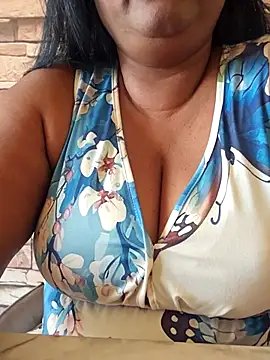 Snapshot of IndianDelia chatting on October 5, 2025, 10:35 am IndianDelia online show from October 5, 2025, 10:35 am