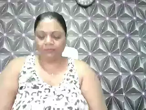 Snapshot of IndianDelia chatting on December 18, 2025, 3:45 am IndianDelia online show from December 18, 2025, 3:45 am