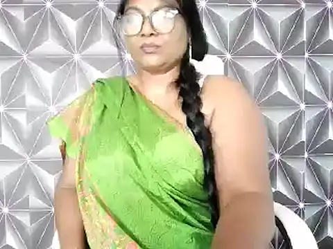 Snapshot of IndianDelia chatting on January 17, 2026, 6:40 am IndianDelia online show from January 17, 2026, 6:40 am