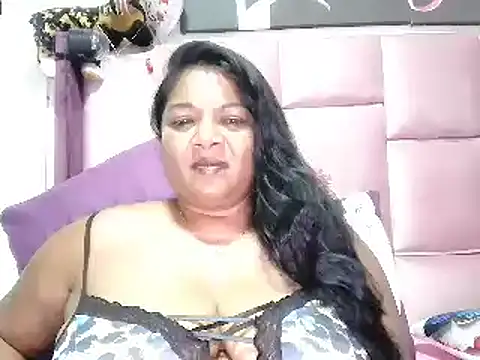 Snapshot of IndianDelia chatting on April 14, 2026, 1:11 am IndianDelia online show from April 14, 2026, 1:11 am