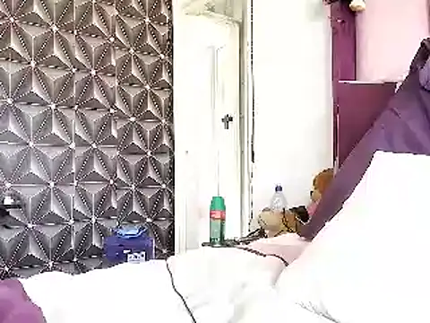 Snapshot of IndianDelia chatting on April 14, 2026, 1:17 pm IndianDelia online show from April 14, 2026, 1:17 pm