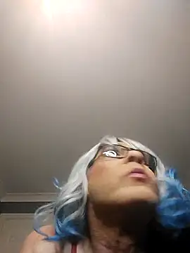 Snapshot of juniperberi29 chatting on October 17, 2025, 12:01 am juniperberi29 online show from October 17, 2025, 12:01 am