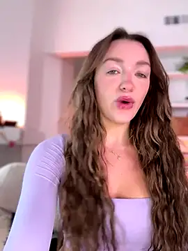 Snapshot of SerenaCloud chatting on October 30, 2025, 6:08 pm SerenaCloud online show from October 30, 2025, 6:08 pm