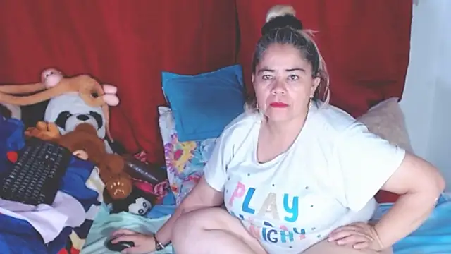 Snapshot of estrellita_fugaz16x chatting on November 6, 2025, 3:29 am estrellita fugaz16x online show from November 6, 2025, 3:29 am