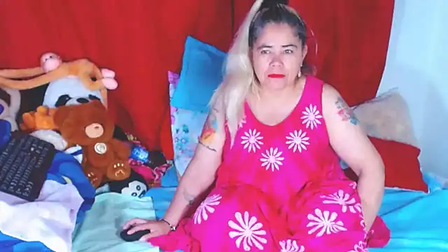 Snapshot of estrellita_fugaz16x chatting on November 8, 2025, 2:56 am estrellita fugaz16x online show from November 8, 2025, 2:56 am