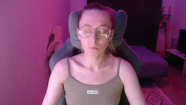 Snapshot of AnabelFrel chatting on October 2, 2025, 12:39 am AnabelFrel online show from October 2, 2025, 12:39 am