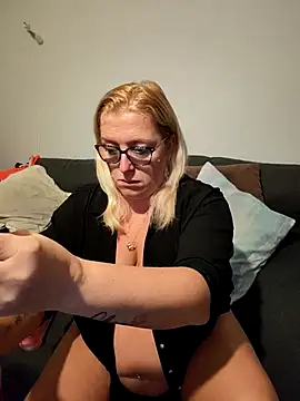 winniess40 online show from November 21, 2025, 3:49 am