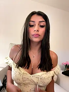 Snapshot of sweetAli_ chatting on November 15, 2025, 9:17 am sweetAli online show from November 15, 2025, 9:17 am