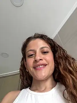 alana15 online show from February 4, 2025, 3:26 pm