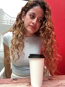 alana15 online show from April 13, 2026, 9:31 pm