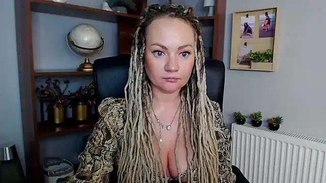 Snapshot of KayaMagic chatting on December 18, 2024, 5:21 pm KayaMagic online show from December 18, 2024, 5:21 pm