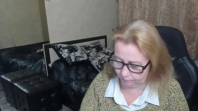 Frau Marta online show from November 21, 2025, 3:00 pm