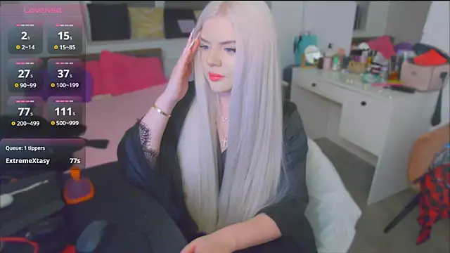 ParadiseRose online show from April 29, 2026, 2:48 am